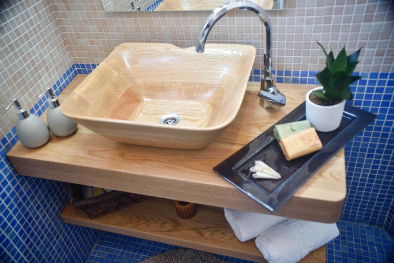 The Island House - Family Size Apt - Overlooking The Aegean - 3 Steps From The Beach Mochlos Luaran gambar