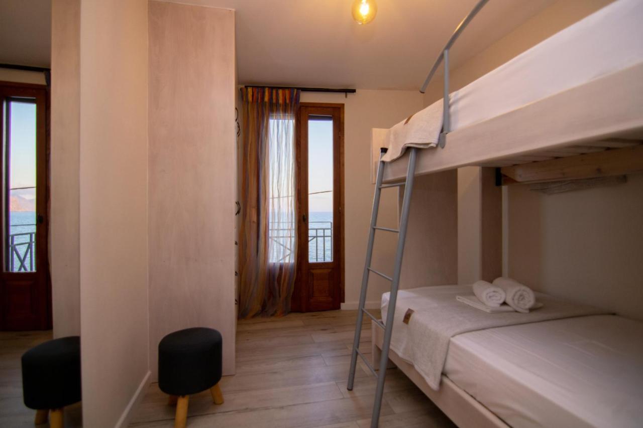The Island House - Family Size Apt - Overlooking The Aegean - 3 Steps From The Beach Mochlos Luaran gambar